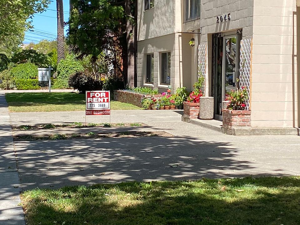 Front view of 2045 Central Apartments.