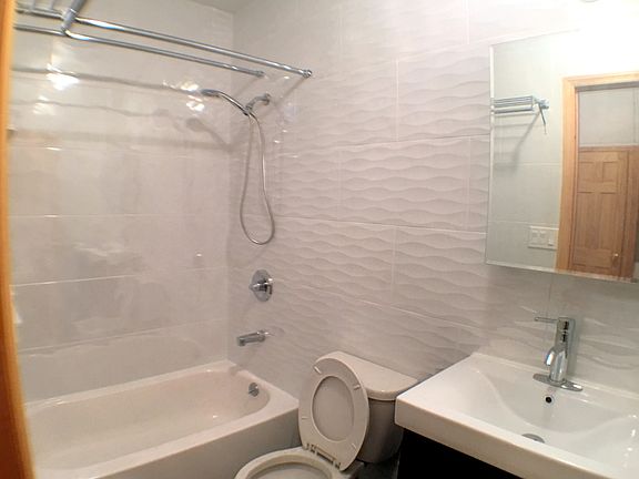5th image of 2286 E 22nd St #1