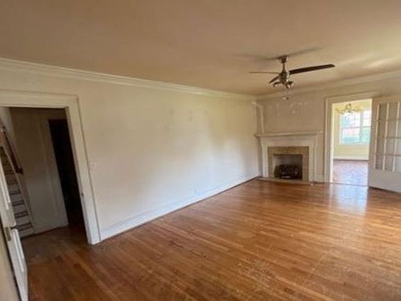 3rd image of 1002 Iona St