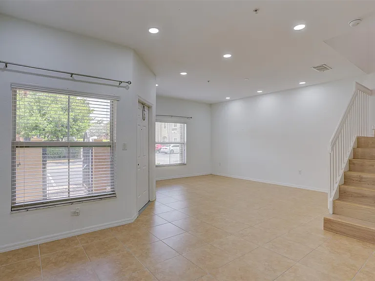 2851 W Prospect Rd #305 — Photo 6