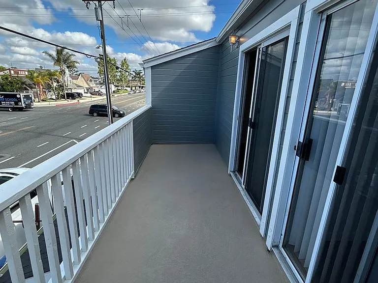 504 Clay Apartments — Photo 11
