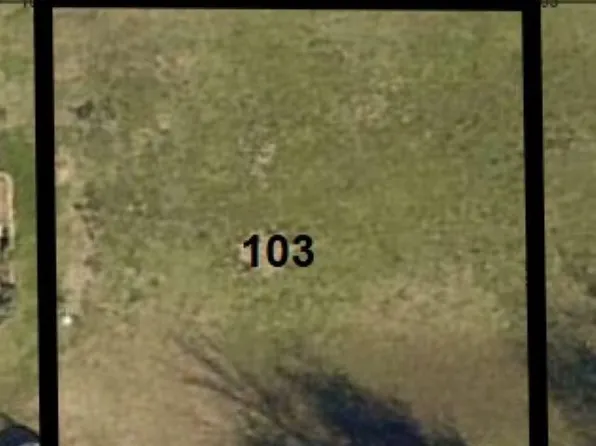 1612 Horseshoe Dr, Clarksville, TX 75426