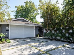 2043 N Capella Ct, Costa Mesa, CA 92626