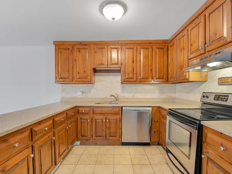 266 Main St #2L — Photo 8