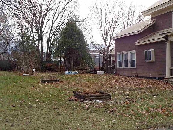 4th image of 807 Washington St