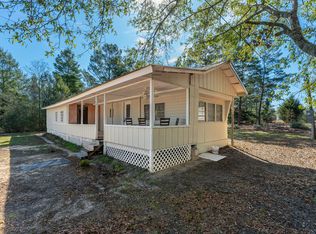 392 Tiger Lily Ln E, Defuniak Springs, FL 32433