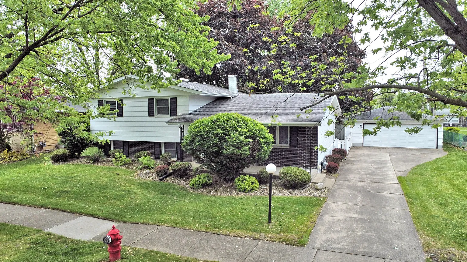 3003 191st St photo 1