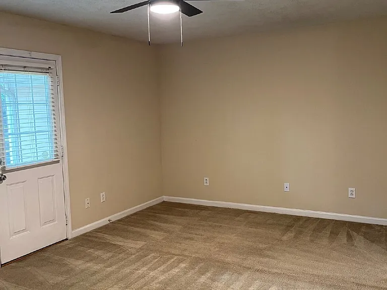 1513 Middleborough Ct — Photo 11