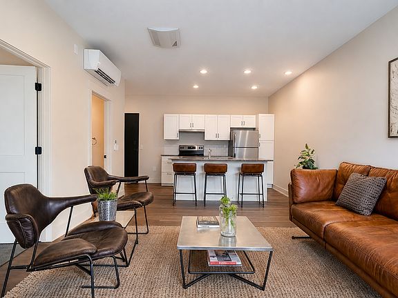 5th image of 255 Bradford St NE APT 17
