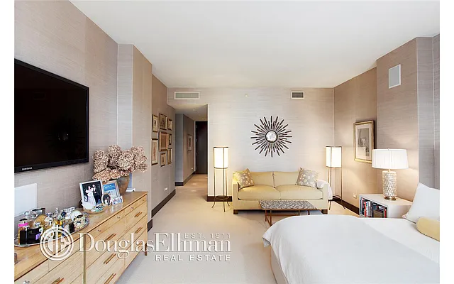 Sold by Douglas Elliman | media 7