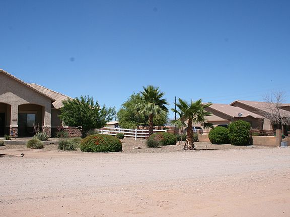 2nd image of 1751 E Loveland Ln