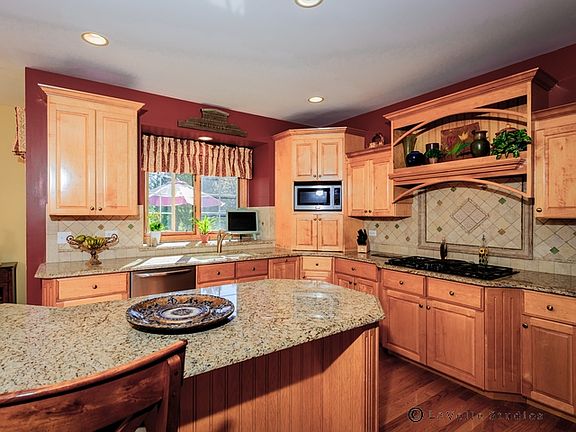 5th image of 16741 Muirfield Dr