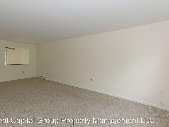4th image of 23 Woodridge Cir APT 2