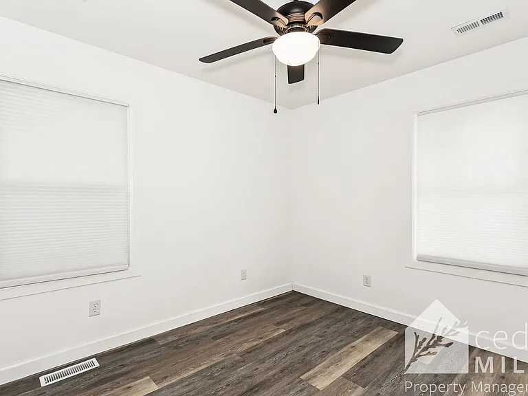 2502 S Mosley St — Photo 7