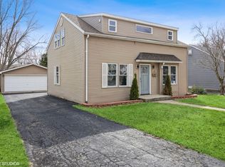 409 S Prairie Ave, Mundelein, IL