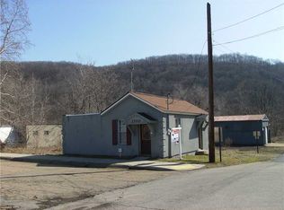 1700 2nd Ave, Beaver Falls, PA 15010