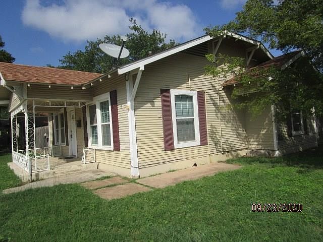 1st image of 1049 Poplar St