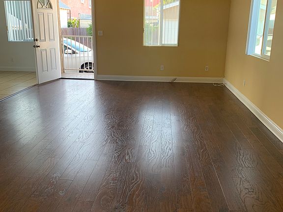 2nd image of 1515 W 37th Pl