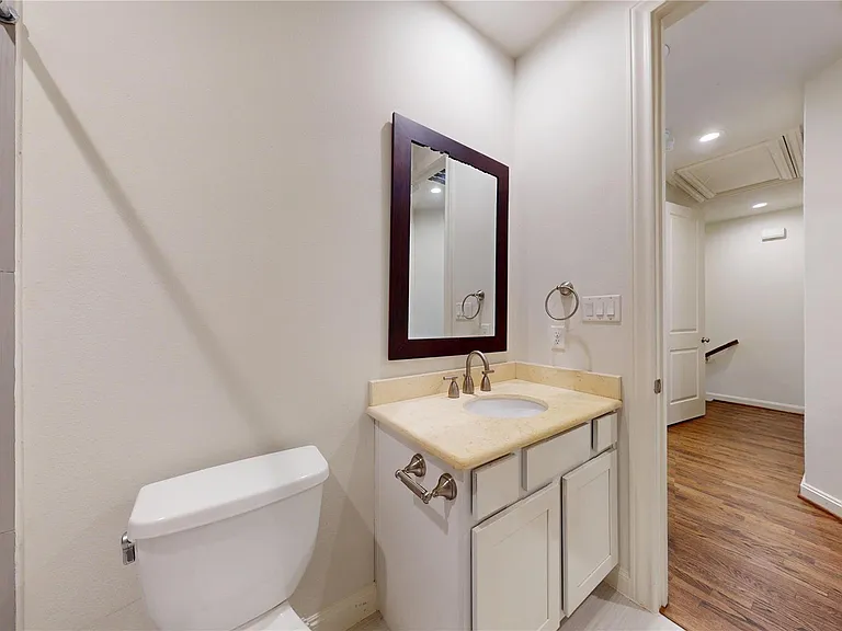 1708 Upland Lakes — Photo 36