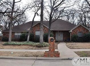 1305 Oak Harbor Blvd, Azle, TX 76020