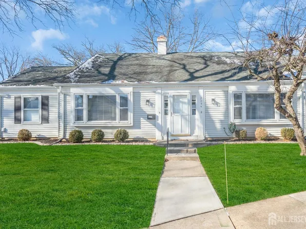 305A Sturbridge Ln, Monroe Township, NJ 08831