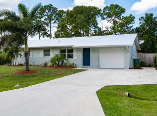 317 SE Thanksgiving Ave, Port Saint Lucie, FL 34984