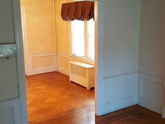 5th image of 8303 10th Ave