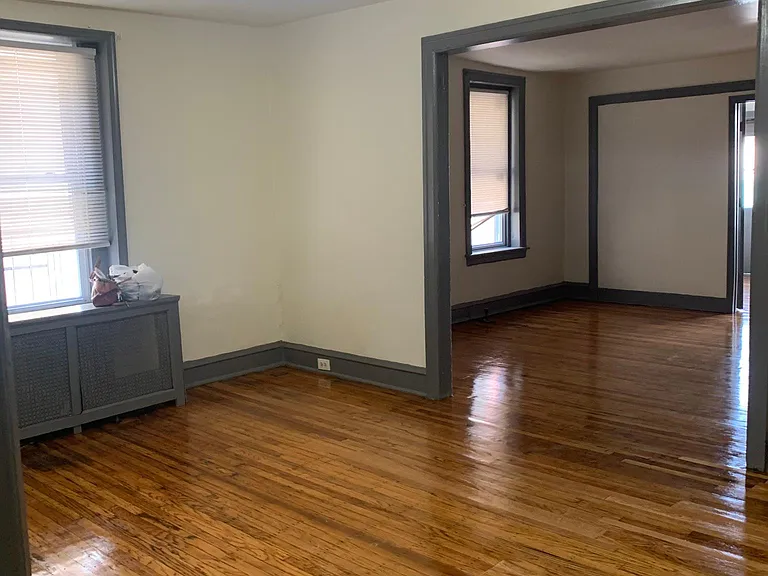 1008 S 52nd St — Photo 2