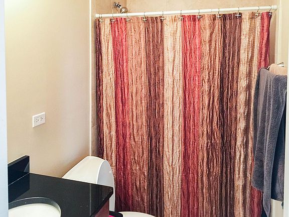 5th image of 3822 N Sheffield Ave #3W