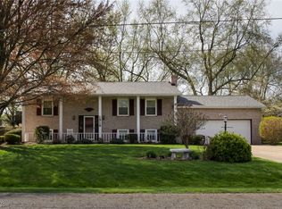 1312 Frontier St NW, Hartville, OH 44632