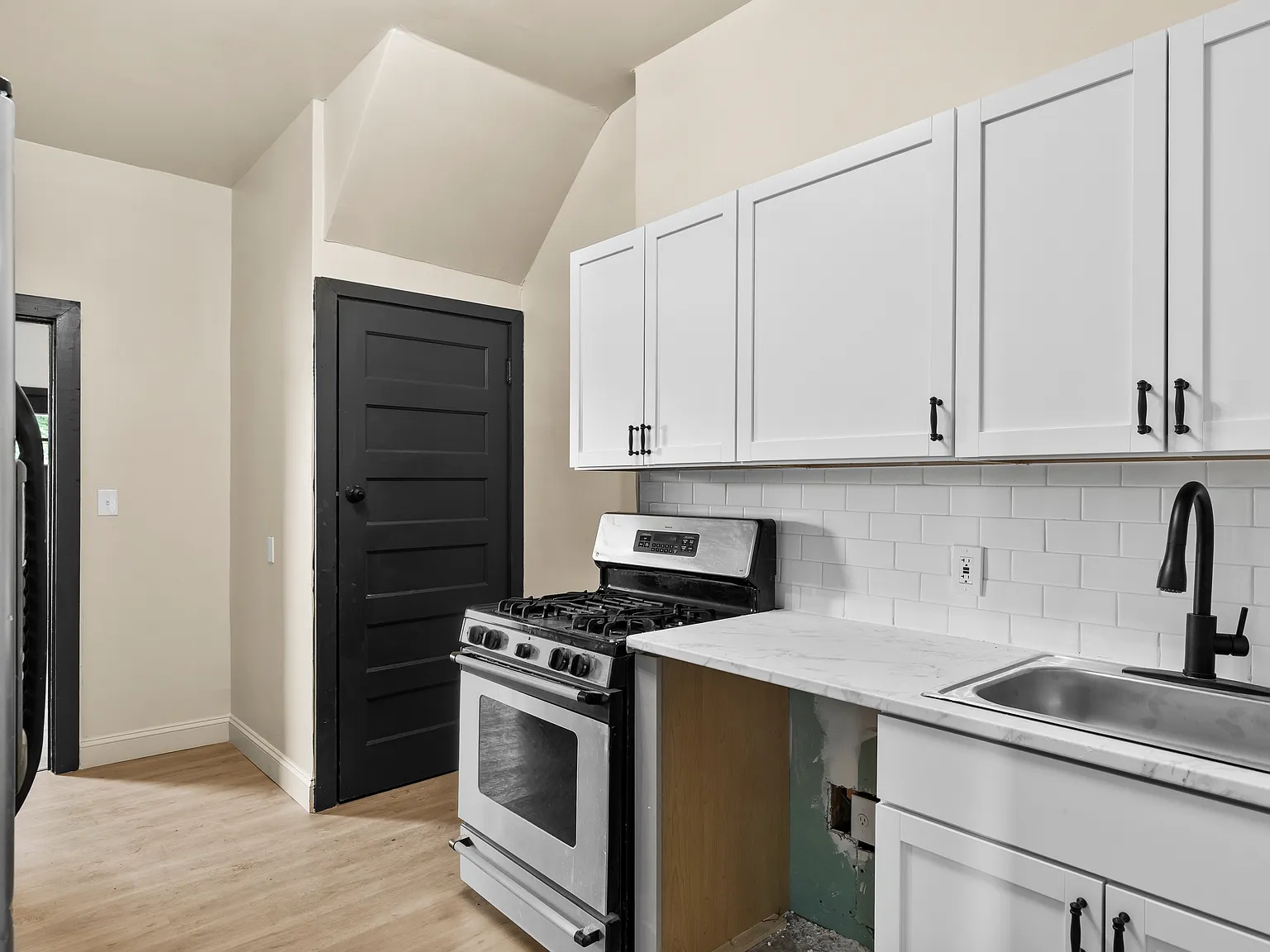4 bed, 1452 sqft, $1,595 — Photo 1