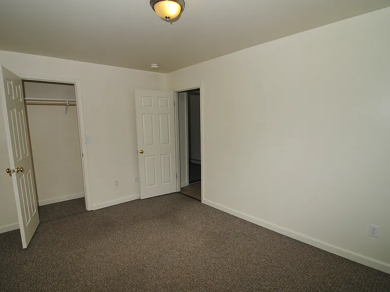 22 Central St #A — Photo 7
