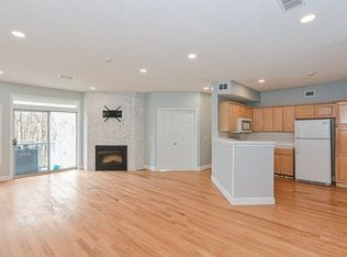 74 Bradford Commons Ln #74, Braintree, MA 02184