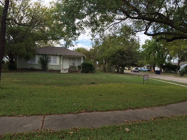 1st image of 2101 Camden Dr