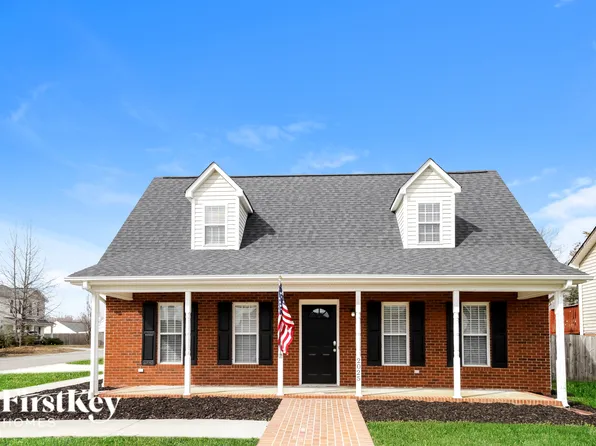 160 Rhyne Ct, Clemmons, NC 27012