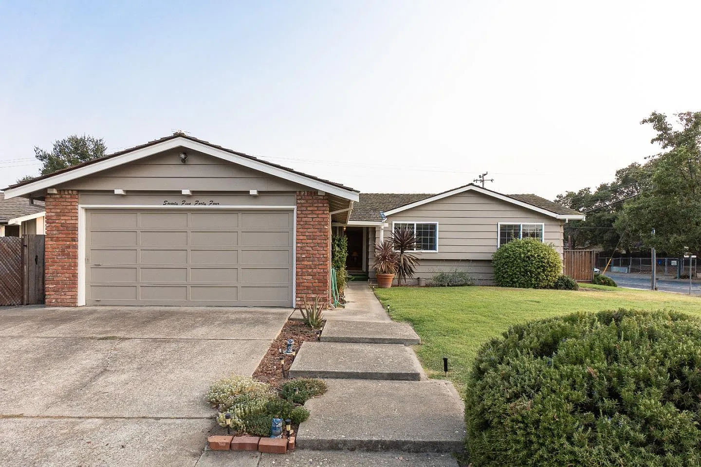 7544 Kirwin Ln photo 1