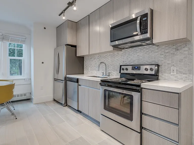 1425 Haro St #107 — Photo 7