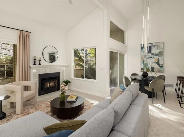 14609 NE 45 Street #E12, Bellevue, WA 98007