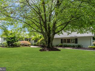 285 Meadowbrook Rd, Robbinsville, NJ 08691
