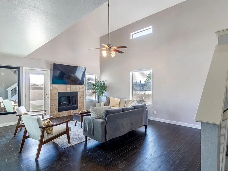 424 Sonaran Ct — Photo 3