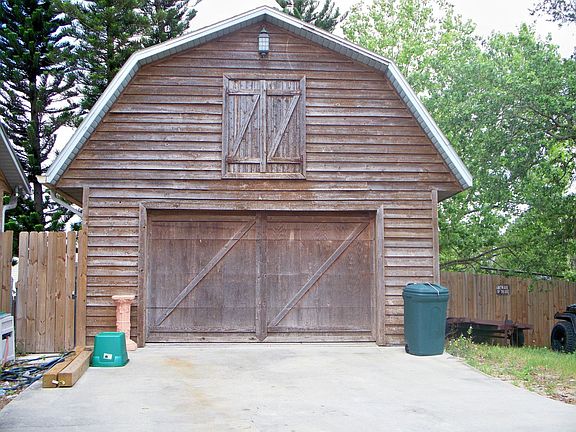 Detached Garage with loft