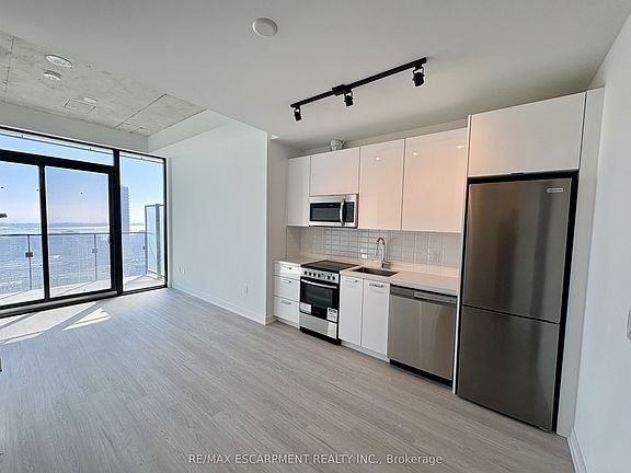 4th image of 284 King St E #2703