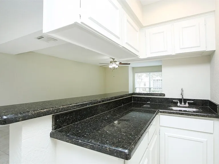 14641 Perthshire Rd — Photo 9