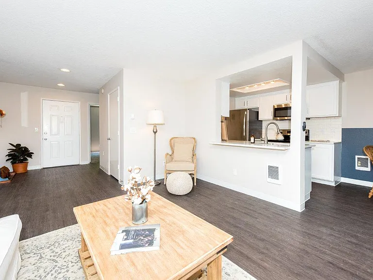 Townhomes with a View — Photo 8