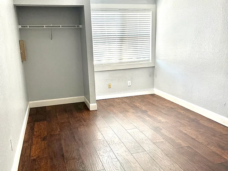 806 Springwood Dr — Photo 15