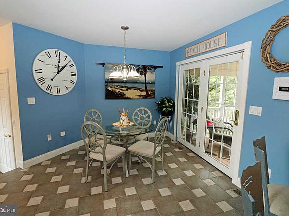 4th image of 32857 Ashwood Ct