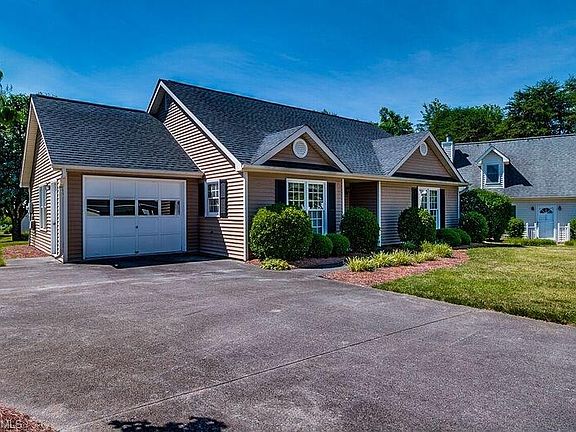 2nd image of 115 Bunyan Ct