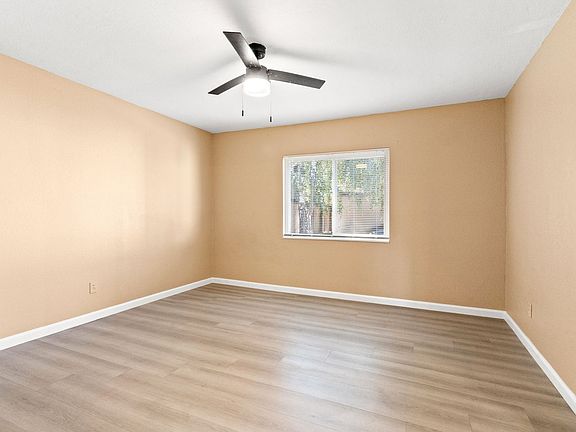 4th image of 240 Smalley Ave #0