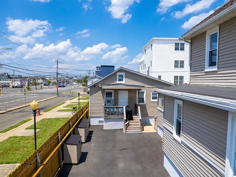 128 Hamilton Ave #3 — Photo 1
