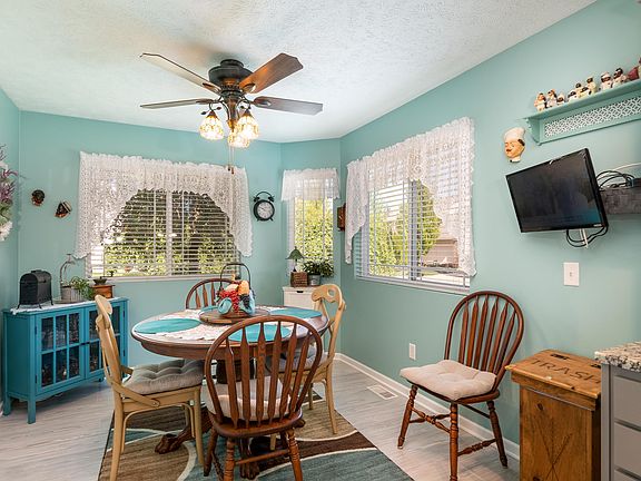 5th image of 7514 Crooked Creek Dr SW
